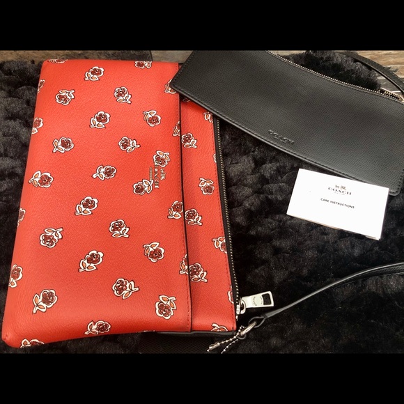 🚨Sold🚨🚨Coach Rose Print Crossbody bag - Picture 3 of 8